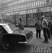 14.11.1974, Warszawa, Polska.
Muzeum Narodowe (w tle widać gmach KC PZPR), przyjazd obrazu Leonarda da Vinci 