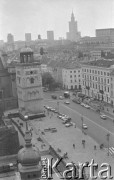 15.07.1974, Warszawa, Polska.
Krakowskie Przedmieście, widok z wieży Zamku Królewskiego, w tle Pałac Kultury i Nauki.
Fot. Jarosław Tarań, zbiory Ośrodka KARTA [74-19]
 
