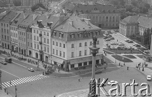 15.07.1974, Warszawa, Polska.
Panorama Starego Miasta, widok Kolumny Zygmunta z wieży Zamku Królewskiego.
Fot. Jarosław Tarań, zbiory Ośrodka KARTA [74-19]
 
