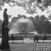 13.09.1974, Warszawa, Polska.
 Fontanna w Ogrodzie Saskim.
 Fot. Jarosław Tarań, zbiory Ośrodka KARTA [74-65]
   
