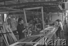24.06.1974, Wołomin, Polska
Fabryka Stolarki Budowlanej.
Fot. Jarosław Tarań, zbiory Ośrodka KARTA [74-184]
 
