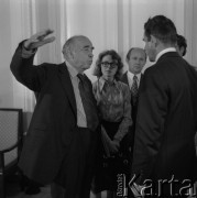 3.09.1974, Warszawa, Polska.
Julien Bryan, fotograf oblężonej stolicy we Wrześniu 1939, na spotkaniu u prezydenta miasta Jerzego Majewskiego.
Fot. Jarosław Tarań, zbiory Ośrodka KARTA [74-261]
 
