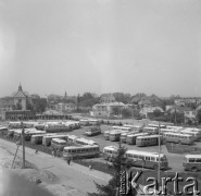 16.05.1975, Ostrołęka, Polska
Fragment miasta, dworzec autobusowy.
Fot. Jarosław Tarań, zbiory Ośrodka KARTA [75-9]
 
