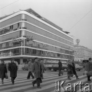 17.11.1975, Warszawa, Polska.
Centralny Tom Towarowy po pożarze, prace remontowe.
Fot. Jarosław Tarań, zbiory Ośrodka KARTA [75-90]
 
