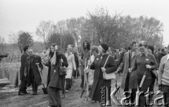 4.05.1975, Warszawa, Polska.
Uczestnicy czynu partyjnego.
Fot. Jarosław Tarań, zbiory Ośrodka KARTA [75-201]
 
