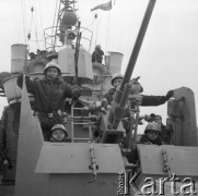 17.04.1975, Polska
Żołnierze Wojskowej Ochrony Wybrzeża.
Fot. Jarosław Tarań, zbiory Ośrodka KARTA [75-274]
 
