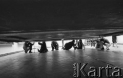 29.01.1975, Warszawa, Polska.
Muzeum Narodowe, oprawianie w nową ramę obrazu Jana Matejki 