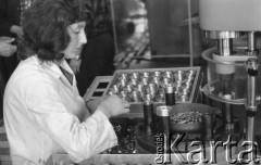 29.03.1976, Warszawa - Falenica, Polska.
Zakłady Mera-Pnefal produkujące części do Fiata 126 p.
Fot. Jarosław Tarań, zbiory Ośrodka KARTA [76-146]

