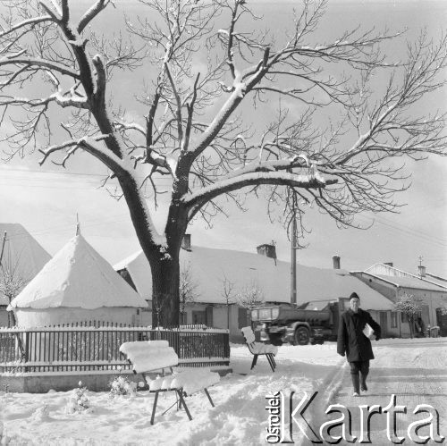 13.01.1976, Opoczno, Polska
Miasteczko w zimowej szacie.
Fot. Jarosław Tarań, zbiory Ośrodka KARTA [76-248]

