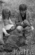 19.05.1976, Polska
Dymarki z epoki żelaza znalezione na terenie ogródków działkowych.
Fot. Jarosław Tarań, zbiory Ośrodka KARTA [76-234]

