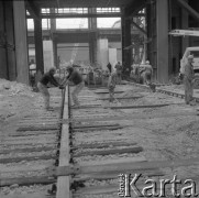 18.05.1976, Katowice, Polska
Huta Katowice, stalownia w budowie.
Fot. Jarosław Tarań, zbiory Ośrodka KARTA [76-214]

