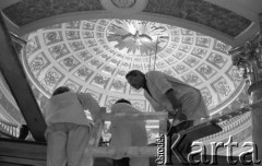 7.09.1976, Warszawa, Polska.
Odbudowa Zamku Królewskiego, prace we wnętrzach.
Fot. Jarosław Tarań, zbiory Ośrodka KARTA [76-174]

