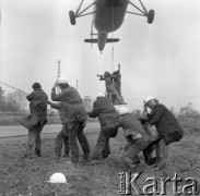 29.09.1976, Kraków, Polska
Transport elementów odbudowanego Pomnika Grunwaldzkiego.
Fot. Jarosław Tarań, zbiory Ośrodka KARTA [76-3]

