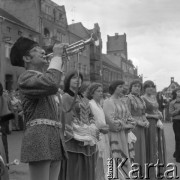 21-22.07.1977, Golub-Dobrzyń, Polska
Turniej rycerski, uczestnicy parady w strojach z epoki, hejnał na Rynku.
Fot. Jarosław Tarań, zbiory Ośrodka KARTA [77-129]