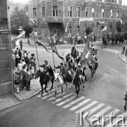 21-22.07.1977, Golub-Dobrzyń, Polska
Turniej rycerski, parada na ulicach miasta.
Fot. Jarosław Tarań, zbiory Ośrodka KARTA [77-130]