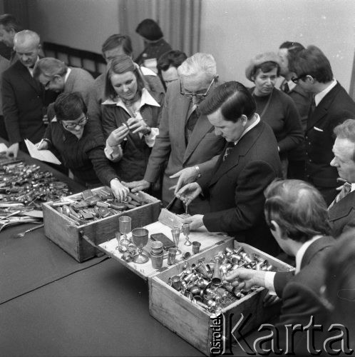 11.02.1977, Warszawa, Polska.
Odzyskane dary przekazywane w latach 1936-39 na Fundusz Obrony Narodowej - część 
