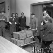 11.02.1977, Warszawa, Polska.
Odzyskane dary przekazywane w latach 1936-39 na Fundusz Obrony Narodowej - część 