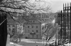 20.04.1977, Warszawa, Polska.
Mariensztat, widok osiedla.
Fot. Jarosław Tarań, zbiory Ośrodka KARTA [77-213]