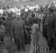29.08.1977, Warszawa - Służewiec, Polska
Edward Gierek z wizytą w Zakładach Unitra.
Fot. Jarosław Tarań, zbiory Ośrodka KARTA [77-62]