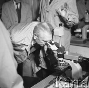 29.08.1977, Warszawa - Służewiec, Polska
Edward Gierek z wizytą w Zakładach Unitra.
Fot. Jarosław Tarań, zbiory Ośrodka KARTA [77-62]