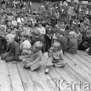 20-21.08.1977, Tykocin, Polska
Wakacyjna Akademia Kultury Studenckiej, spotkanie młodych twórców kultury, dziecięca publiczność.
Fot. Jarosław Tarań, zbiory Ośrodka KARTA [77-150]
