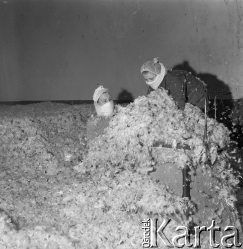 Wrzesień 1978, Swarzędz, woj. Poznań, Polska
Pracownice Zakładów Pierzarskich.
Fot. Jarosław Tarań, zbiory Ośrodka KARTA [78-5] 
