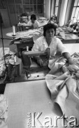 Wrzesień 1978, Swarzędz, Polska
Pracownice Zakładów Pierzarskich przy maszynach do szycia.
Fot. Jarosław Tarań, zbiory Ośrodka KARTA [78-6] 
