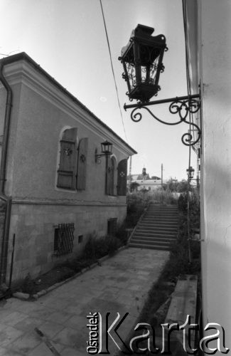 Sierpień 1978, Sandomierz, Polska
Fragment miasta, zabytkowe latarnie.
Fot. Jarosław Tarań, zbiory Ośrodka KARTA [78-32]