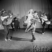 22.06.1978, Warszawa, Polska.
Zjednoczone Przedsiębiorstwa Rozrywkowe, polski taniec charakterystyczny.
Fot. Jarosław Tarań, zbiory Ośrodka KARTA [78-35] 
