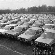 4.04.1980, Warszawa - Żerań, Polska.
Fabryka Samochodów Osobowych, nowe Polonezy na parkingu.
Fot. Jarosław Tarań, zbiory Ośrodka KARTA [80-8] 
