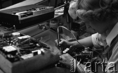 Grudzień 1980, Bydgoszcz, Polska
Pracownica Zakładów Radiowych 
