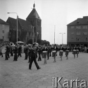 Czerwiec 1981, Koszalin, Polska
Festiwal Orkiestr Dętych Ochotniczych Straży Pożarnych, występ orkiestry z Zagórowa.
Fot. Jarosław Tarań, zbiory Ośrodka KARTA [81-35]