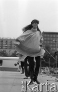 22.05.1983, Warszawa, Polska.
Cepeliada, pokaz mody inspirowanej folklorem.
Fot. Jarosław Tarań, zbiory Ośrodka KARTA [83-15]