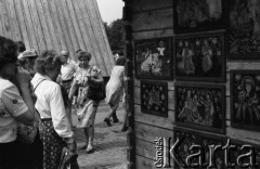 22.05.1983, Warszawa, Polska.
Cepeliada, wystawa malarstwa ludowego.
Fot. Jarosław Tarań, zbiory Ośrodka KARTA [83-15] 
