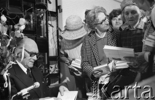 25.09.1975, Warszawa, Polska.
Księgarnia 
