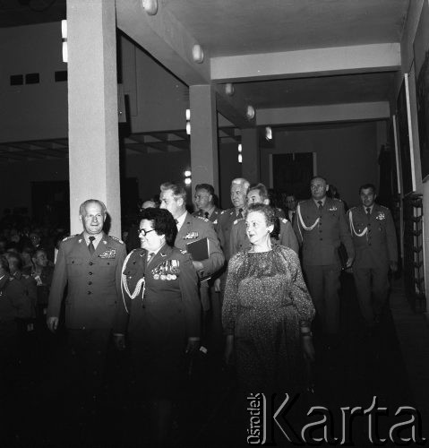 24.05.1984, Warszawa - Rembertów, Polska.
Akademia Sztabu Generalnego, III Zjazd Żołnierzy Kompanii Małoletnich i Wychowanków Korpusu Kadetów, uczestnicy spotkania.
Fot. Jarosław Tarań, zbiory Ośrodka KARTA [84-9]