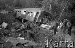 17.10.1984, Kluczbork, Polska
Usuwanie skutków katastrofy kolejowej pod Kluczborkiem.
Fot. Jarosław Tarań, zbiory Ośrodka KARTA [84-2]