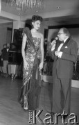 Maj 1985, Warszawa, Polska.
Wybory Miss Polonia, Miss Europy 1984 Juncal Rivero Fadrique z Hiszpanii i Zygmunt Broniarek.
Fot. Jarosław Tarań, zbiory Ośrodka KARTA [85-3] 
