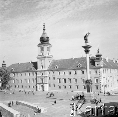Wrzesień 1985, Warszawa, Polska.
Stare Miasto, Plac Zamkowy, widok Zamku Królewskiego i Kolumny Zygmunta.
Fot. Jarosław Tarań, zbiory Ośrodka KARTA [85-74]