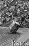 1.06.1985, Warszawa, Polska.
Stadion X-lecia, Auto-Rodeo - pokazy kaskaderskie.
Fot. Jarosław Tarań, zbiory Ośrodka KARTA [85-66]