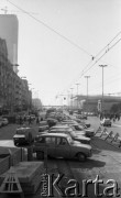 Marzec 1986, Warszawa, Polska.
Samochody parkujące na torowisku tramwajowym podczas remontu Alej Jerozolimskich.
Fot. Jarosław Tarań, zbiory Ośrodka KARTA [86-33]