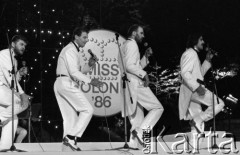 2.08.1986, Sopot, Polska.
Opera Leśna, finał wyborów Miss Polonia, występ grupy 