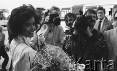 28.07.1987, Warszawa, Polska.
Lotnisko Okęcie, przylot Miss Świata 1986 Giselle Laronde, konferencja prasowa.
Fot. Jarosław Tarań, zbiory Ośrodka KARTA [87-18] 
