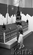 Czerwiec 1988, Warszawa, Polska.
Pałac Kultury i Nauki, wystawa konstrukcji z klocków 