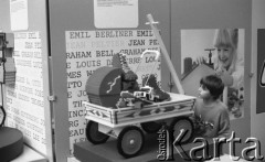 Czerwiec 1988, Warszawa, Polska.
Pałac Kultury i Nauki, wystawa konstrukcji z klocków 