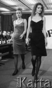 8.11.1988, Warszawa, Polska.
Hoffland, propozycje strojów na karnawał, modelki w krótkich sukienkach.
Fot. Jarosław Tarań, zbiory Ośrodka KARTA [88-51] 
