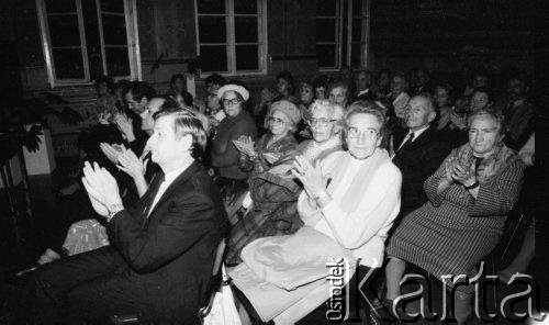 Październik 1989, Żyrardów, woj. Skierniewice, Polska
Występ z okazji 80-lecia chóru Towarzystwa Śpiewaczego 