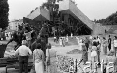 Lipiec 1989, Warszawa, Polska.
Budowa Pomnika Powstania Warszawskiego. 
Fot. Jarosław Tarań, zbiory Ośrodka KARTA [89-24] 
