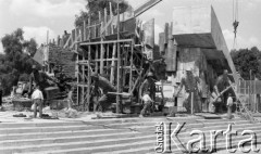 Lipiec 1989, Warszawa, Polska.
Budowa Pomnika Powstania Warszawskiego.
Fot. Jarosław Tarań, zbiory Ośrodka KARTA [89-24] 

