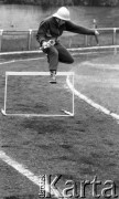 16.09.1989, Żyrardów, woj. Skierniewice, Polska
I Wojewódzkie Zawody Młodzieżowe w Sporcie Pożarniczym, bieg przez płotki.
Fot. Jarosław Tarań, zbiory Ośrodka KARTA [89-84] 
